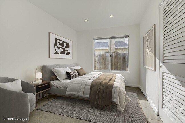 Building Photo - 312 N Alamo Dr