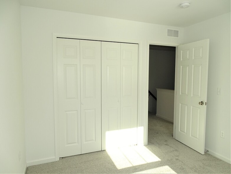 Building Photo - 22 Glenbrook Ct