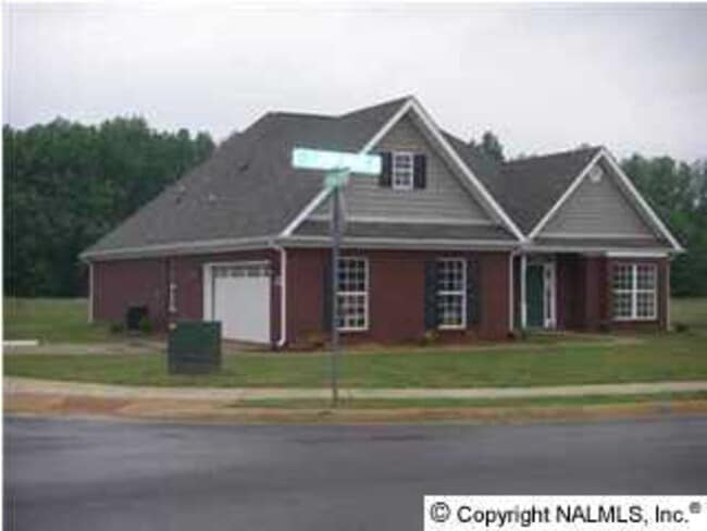 Building Photo - 29869 Carriage Creek Cir NW