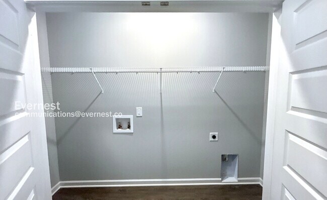 Building Photo - Updated 3 Bedroom Home in Columbia / Pet F...