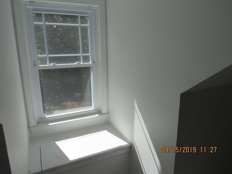 Building Photo - 56 McIntosh