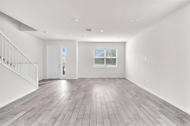 Building Photo - 5040 Eucalyptus Dr