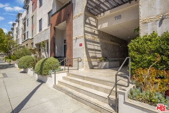 Building Photo - 118 S Kenwood St