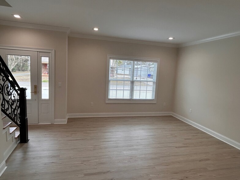 Building Photo - 103 Mikel St NW