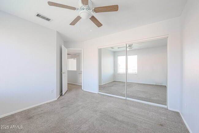 Building Photo - 4432 E Anderson Dr