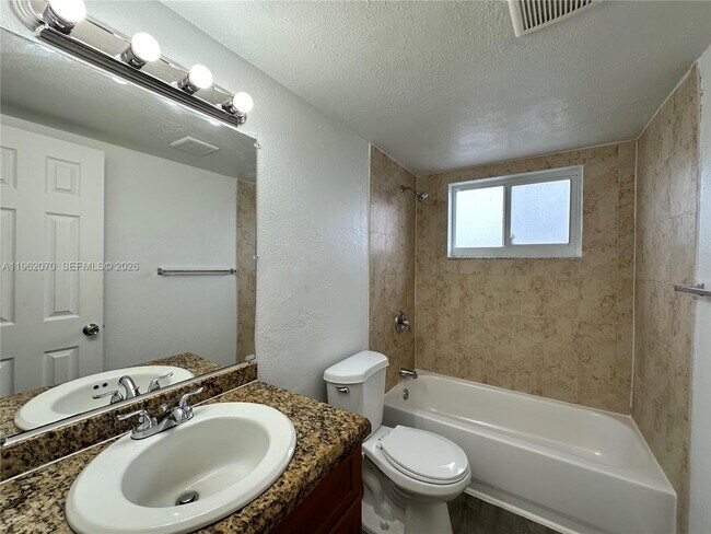 Building Photo - 1400 NE 56th St