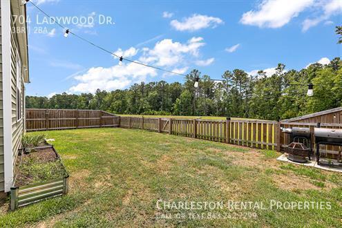 Building Photo - 704 Ladywood Dr