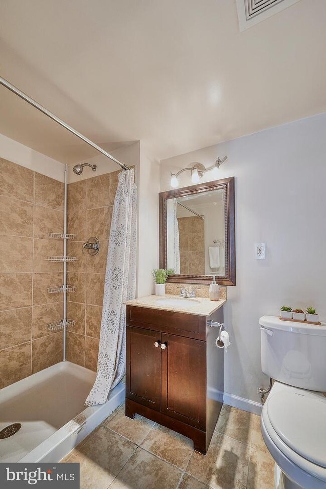 Building Photo - 9516 Bonair Dr