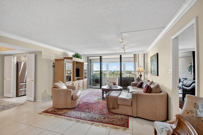 Building Photo - 3589 S Ocean Blvd