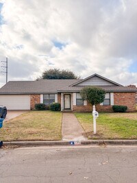 Building Photo - 100 Marylee Dr