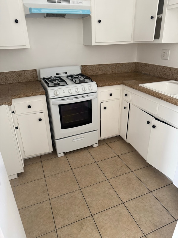 Building Photo - 21001 Bryant St