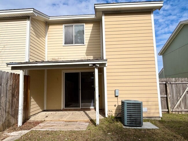 Building Photo - 2 Cinderella Ln NW