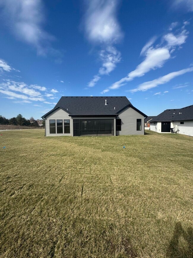 Building Photo - 5316 Buttercup Dr