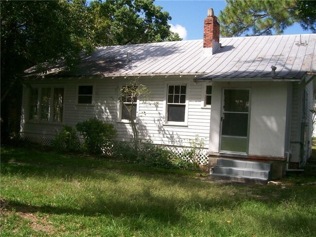 Building Photo - 214 3rd St
