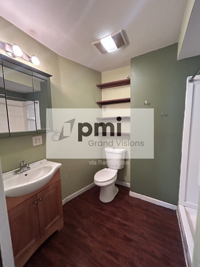 Building Photo - 321 A St