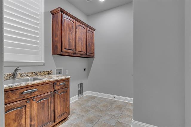 Building Photo - 3705 Falcon Dr