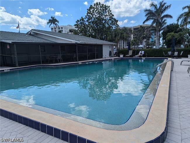 Building Photo - 3400 Gulf Shore Blvd N
