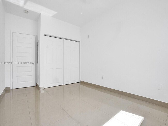 Building Photo - 540 74th St