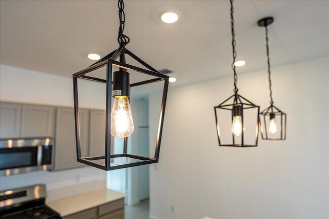 Building Photo - 6331 Windwood Wy