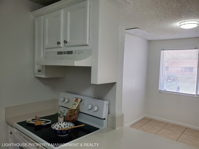 Building Photo - Charming 4 Bed/2 Bath Home!