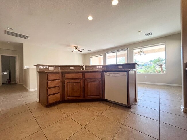 Building Photo - Age restricted 55+.charming one-story single-family house