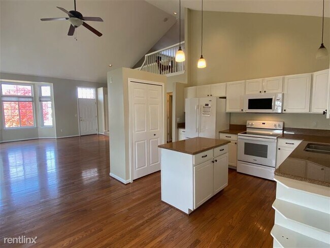 Building Photo - 6710 Summerdale Ct E