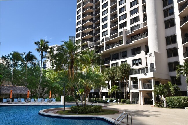 Building Photo - 540 Brickell Key Dr