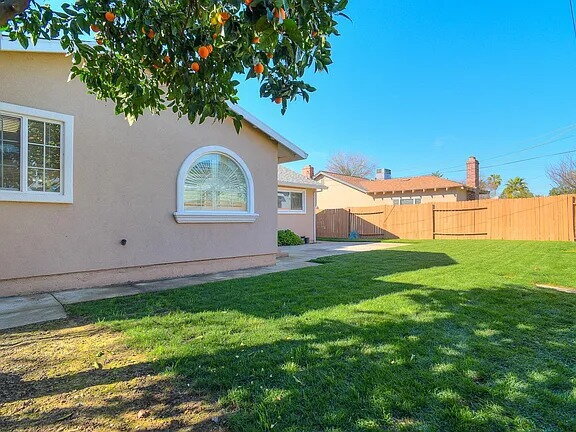 Building Photo - 6545 Vernace Way
