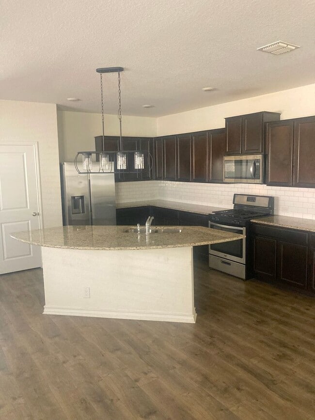 Building Photo - ZERO APPLICATION FEE FOR THIS STUNNING 4 BR, SINGLE STORY HOME!