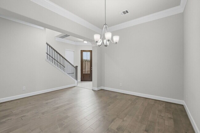 Building Photo - 6011 Truro St