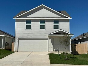 Building Photo - Modern 4-Bed, 4-Bath Home in Pflugerville