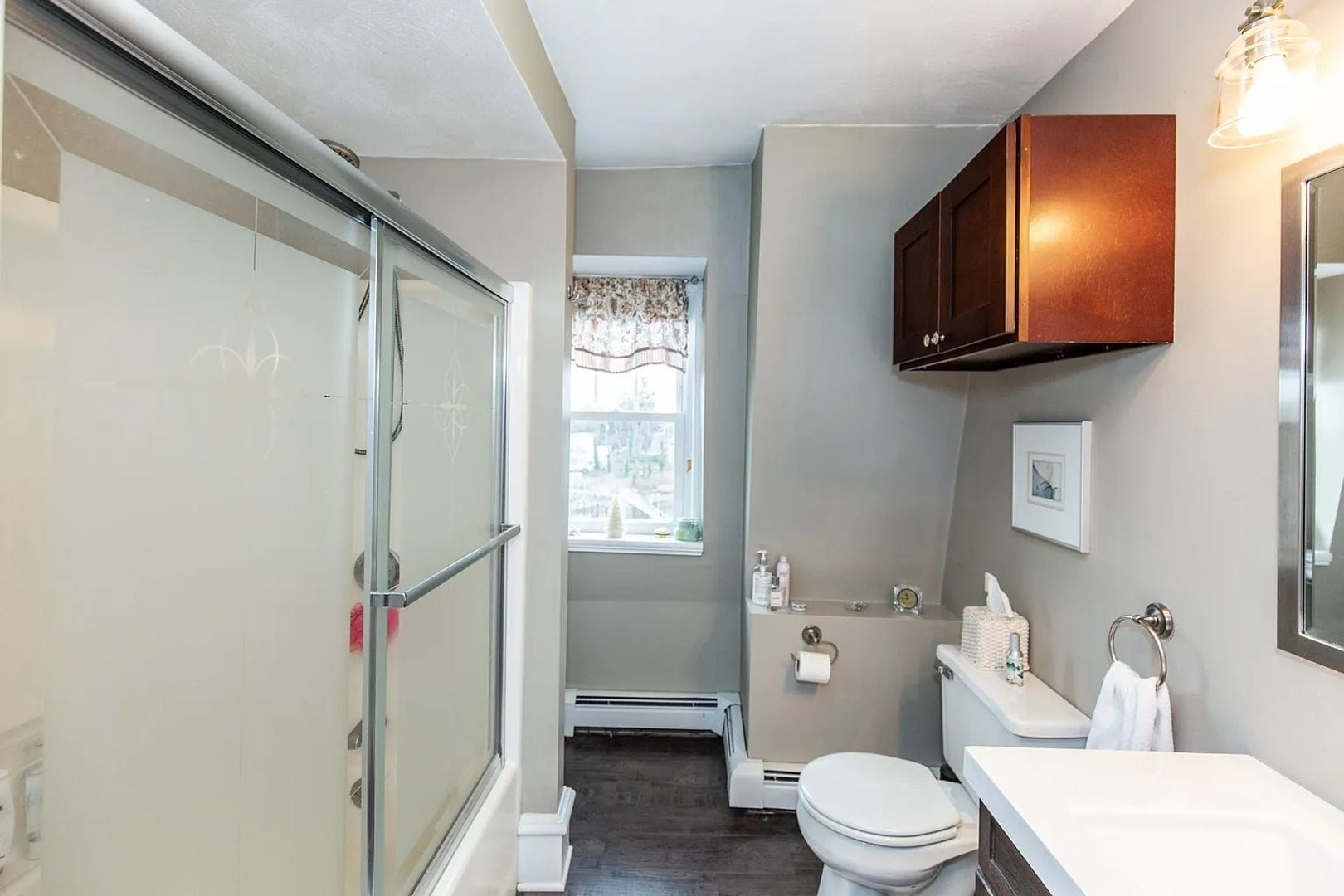 Building Photo - 6 George St