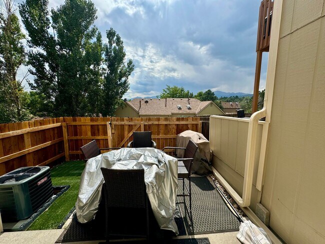 Building Photo - FURNISHED Two Bedroom Two Bath Condo on th...