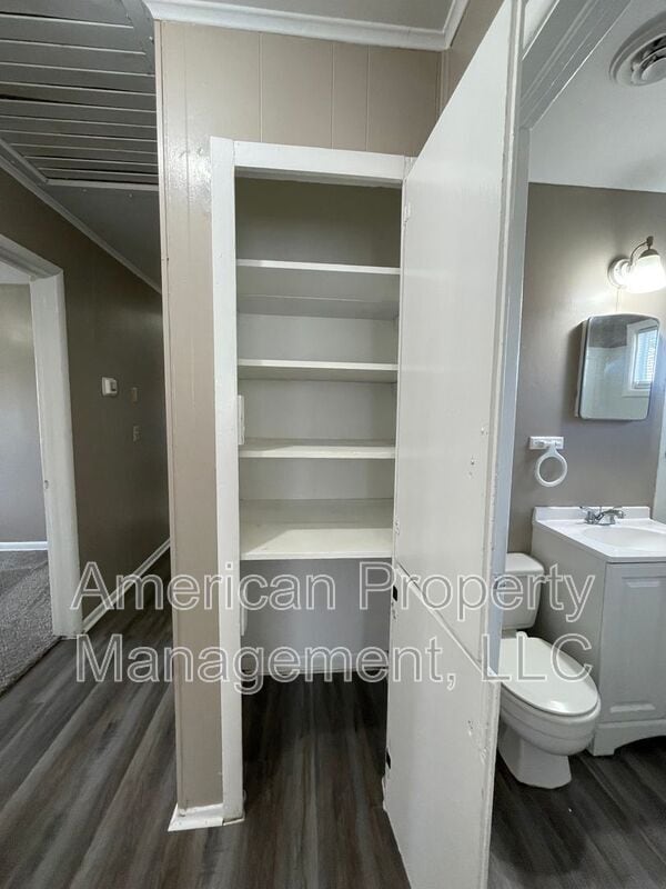 Building Photo - 2405 N Urbana Ave