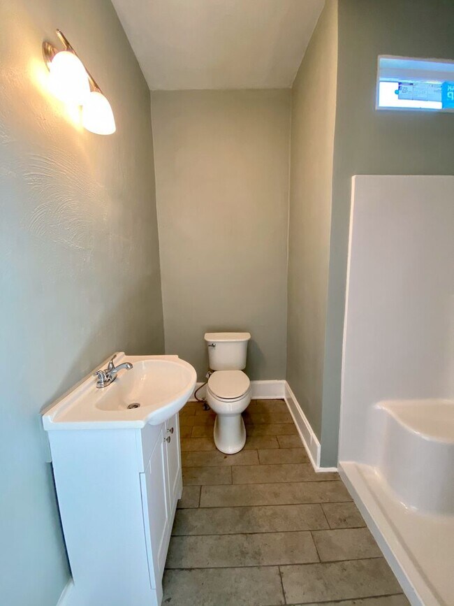 Building Photo - 3 bed/ 2 bath house in Seneca
