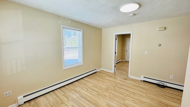 Building Photo - 58 Kent St