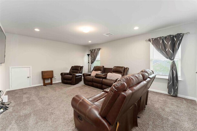 Building Photo - 1415 Woods Lake Ct