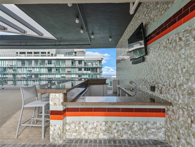 Building Photo - 60 SW 13th St