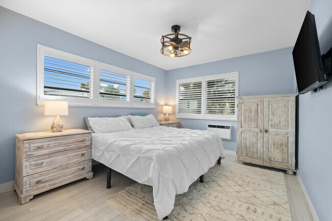 Building Photo - 624 Orton Ave