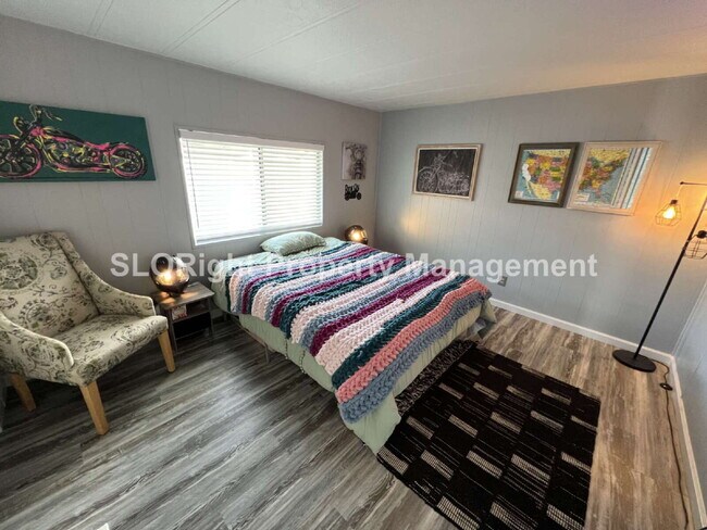 Building Photo - AVAILABLE SEPTEMBER - MOVE IN SPECIAL RATE- 55+ Community - 2 Bed / 2 Bath