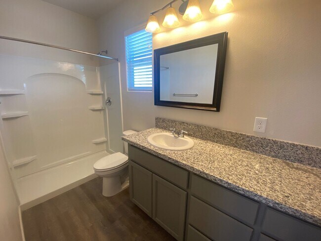Building Photo - 3/2.5 home in Private Gated Community with Yard