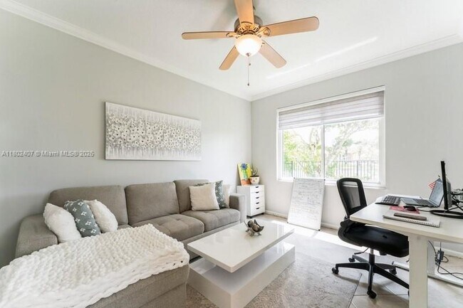 Building Photo - 2708 Meadowood Dr