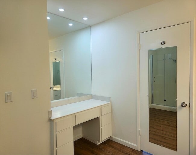 Building Photo - 12800 Avenida Alta Loma