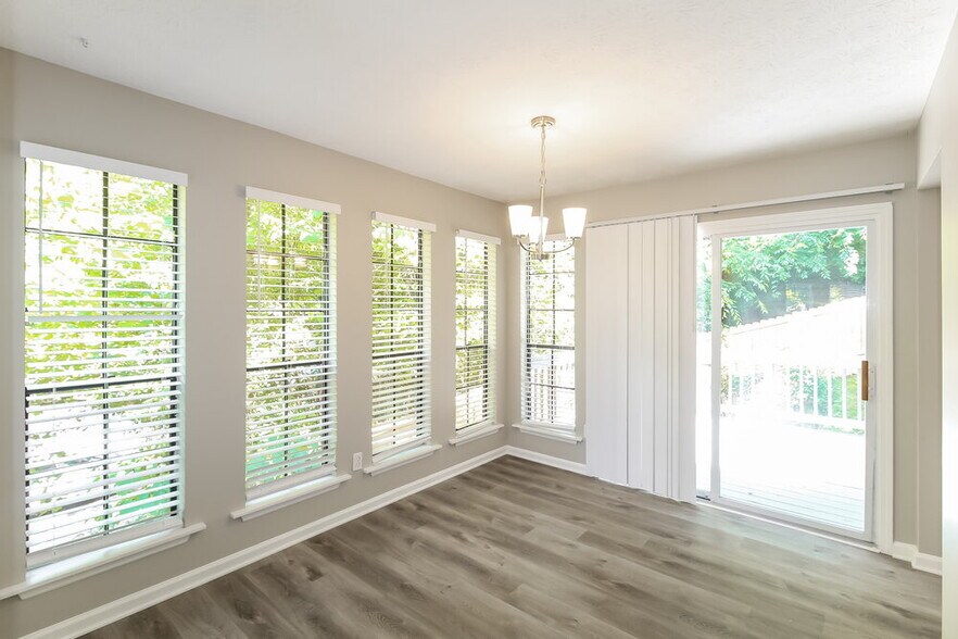 Building Photo - 1097 Williamsburg Ln