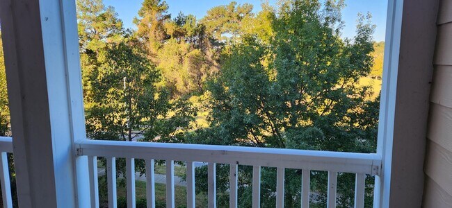 Building Photo - 2801 Chancellorsville Dr