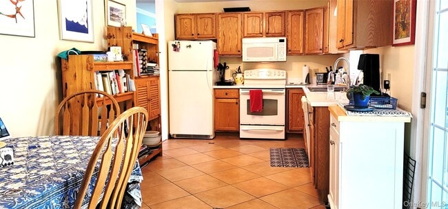 Building Photo - 23 Violet Pl