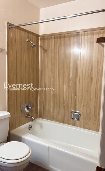 Building Photo - 928 Timber Ln