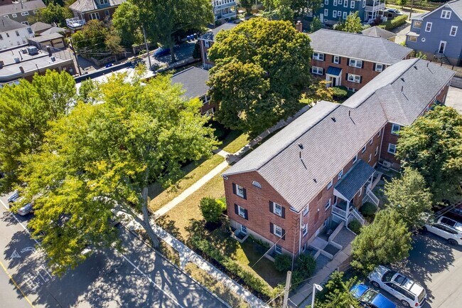 Building Photo - 930 Massachusetts Ave