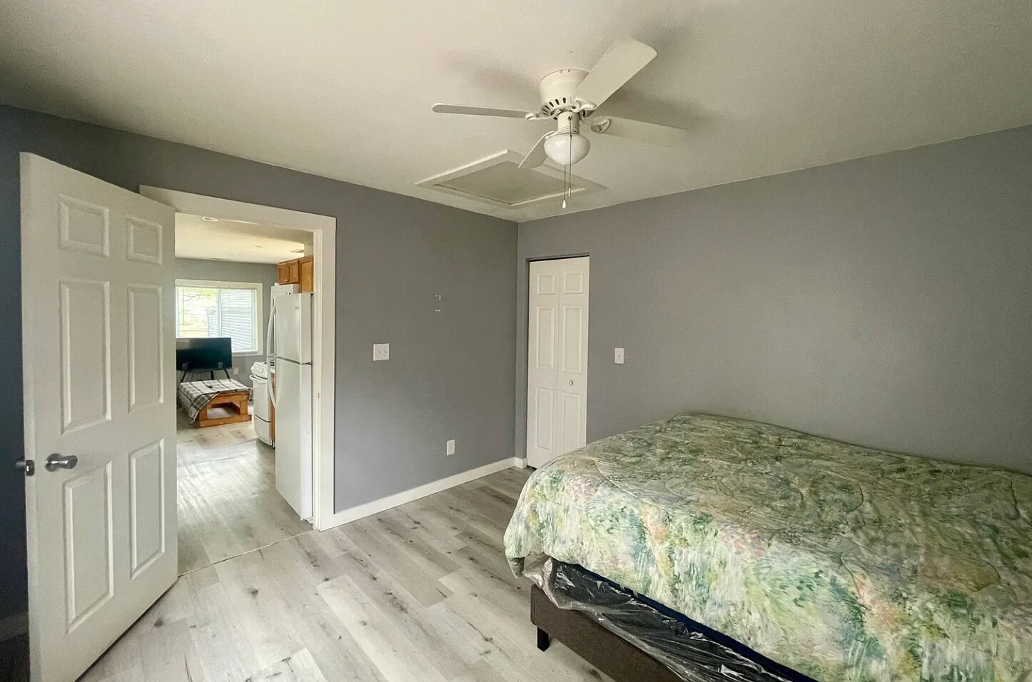 OPTIONAL: 1bd In-law Suite, fully equipped - 2324 E 36th St