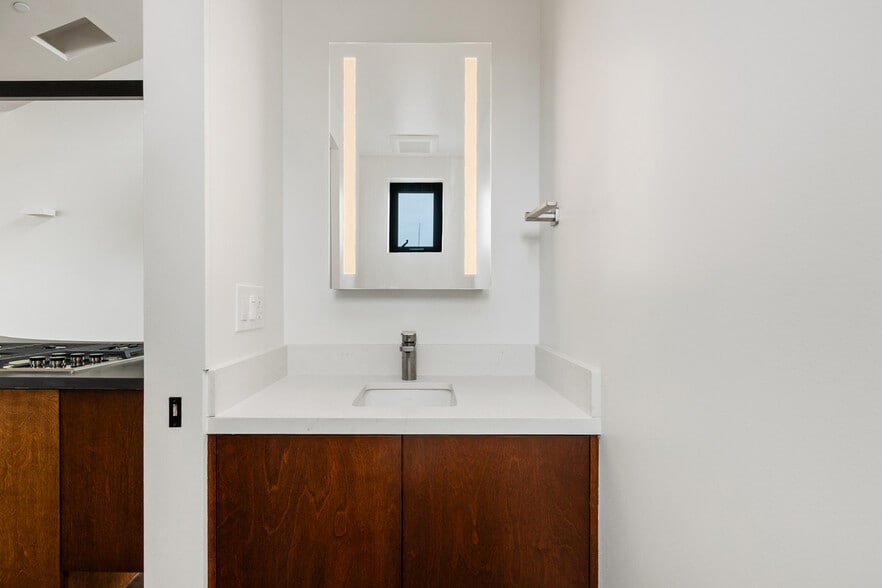 2nd Floor half bath. - 4640 Del Monte Ave
